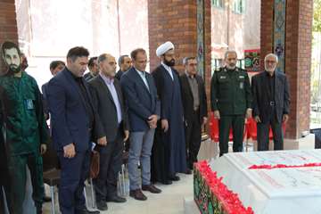 مراسم رونمایی از یادمان شهدای گمنام